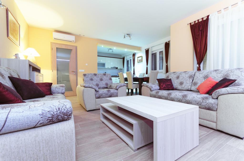 Natasha Villa Makarska